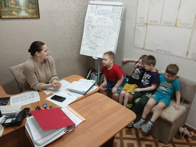 В компенсирующей группе №1 неделя знакомства с профессиями в детском саду В компенсирующей группе №1 неделя знакомства с профессиями в детском саду.